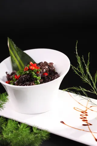 L02249小米椒拌海参