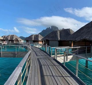 蓝色清新海边风景图