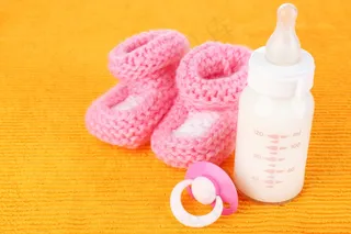 婴儿鞋奶瓶图片