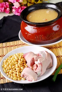 汤黄豆煨猪手 汤黄豆煨猪手