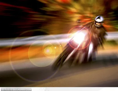 城市道路_弯道中的摩托车