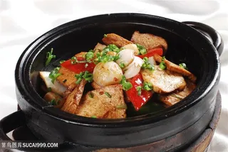 中华美食干葱石锅炆豆腐摄影图