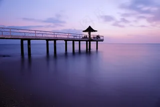 紫色调海边黄昏唯美图片