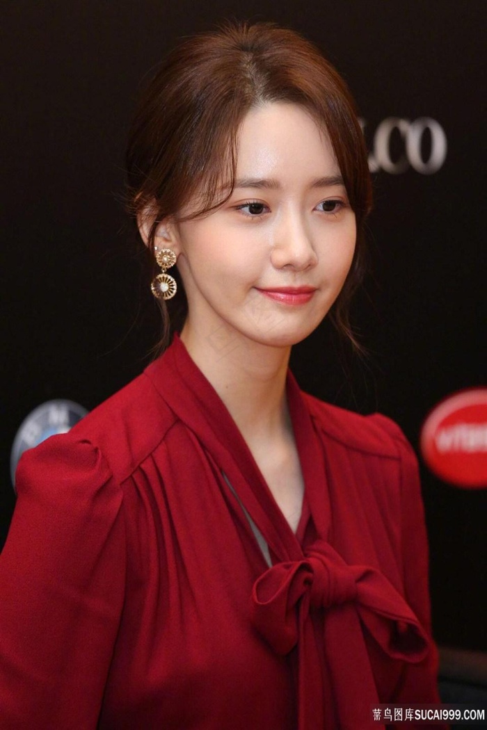 韩国*美女林允儿新闻发布会图片