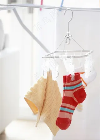 阳光下的晾衣架