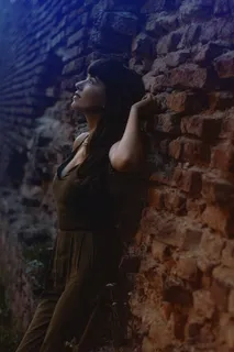 文静侧颜美女图片 文静侧颜美女图片