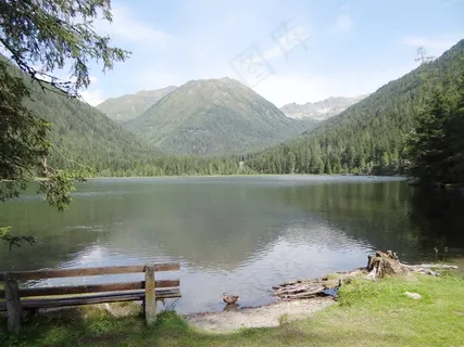 高山湖泊景观图片 高山湖泊景观图片