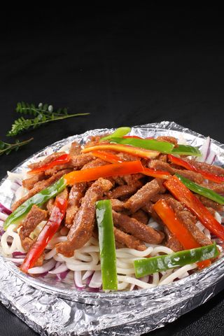 铁板乌冬面炒牛柳 (2)