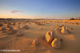 广阔的沙漠景色高清图片