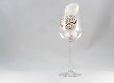 高脚杯玻璃材质图片