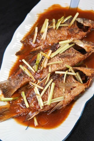 H00028水芹炖鲫鱼 (3)