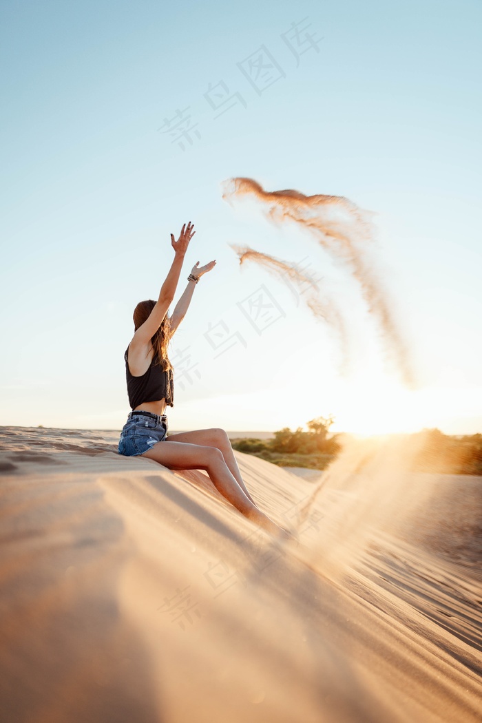 沙漠美女风景*摄影