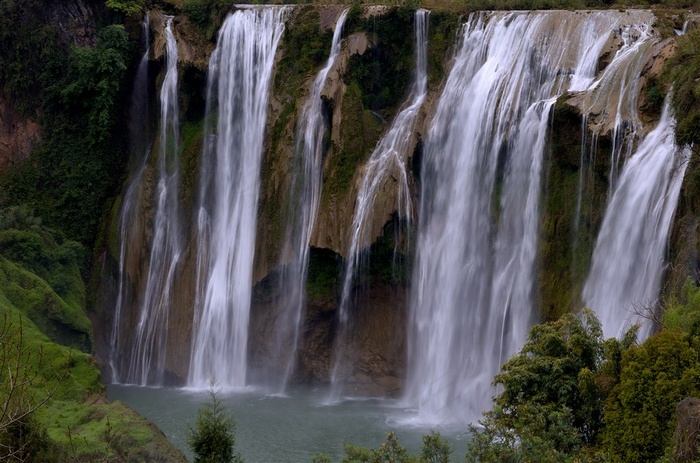 云南九龙瀑布风景摄影图片