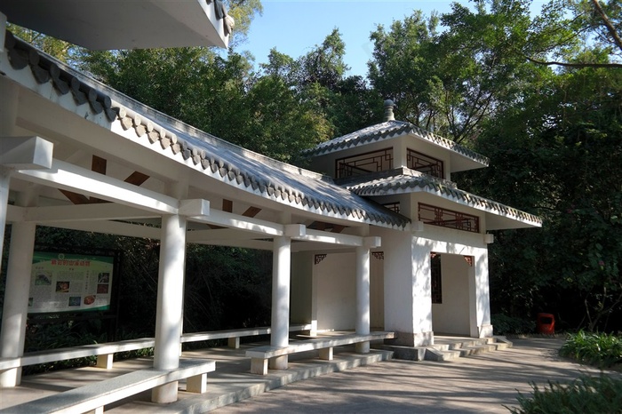 新会大石头景区翡翠湖相思苑凉亭