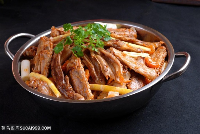 中华美食干锅干锅香辣掌翅摄影图