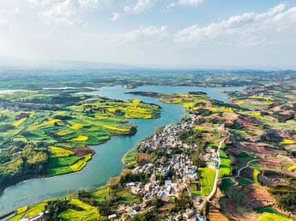 航拍罗平油菜花