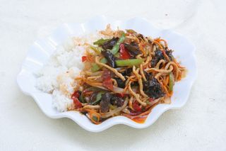 鱼香肉丝盖浇饭