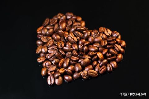 组成心形的咖啡豆