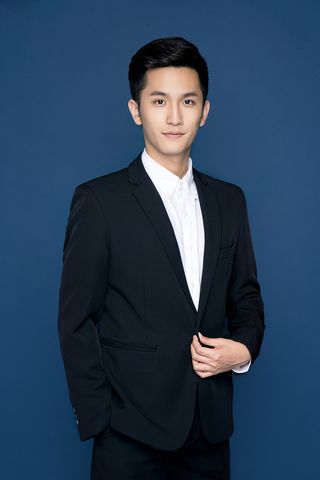 时尚男性青色西服