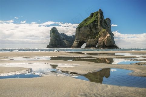 唯美高清海边沙滩礁石风景图片