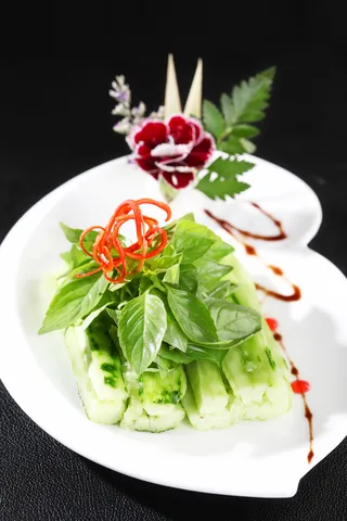 L00886荆芥拌黄瓜 (3)