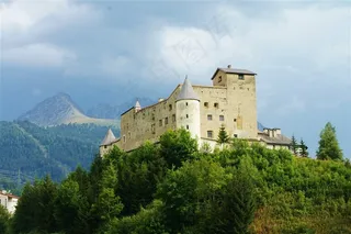 唯美山中城堡风景画