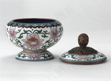 漂亮的莲花纹罐子素材