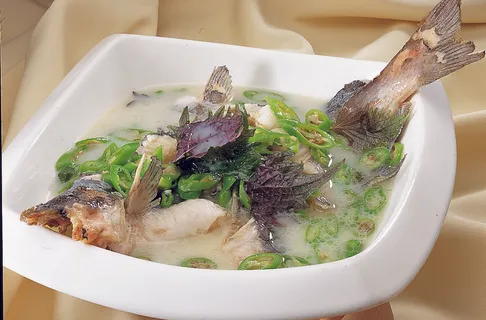 CXC03832青椒紫苏煮西江骨鱼 CXC03832青椒紫苏煮西江骨鱼