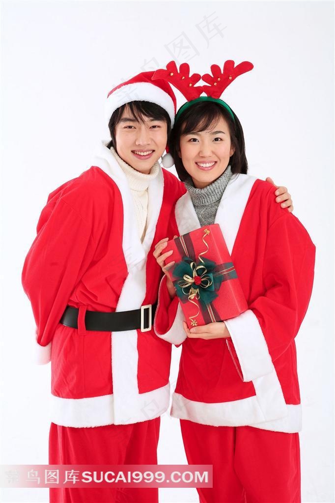 搂肩穿圣诞服装的情侣