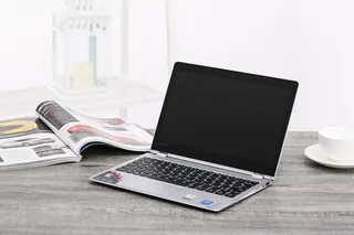 桌面 书籍 电脑 咖啡