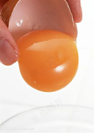 打鸡蛋高清图