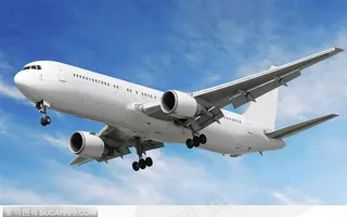 蓝天里的民航飞机