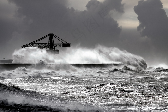 海啸高清图片下载