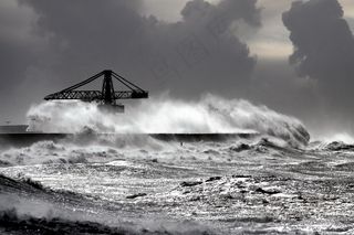 海啸高清图片下载