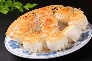 特色生煎包 (换白盘子)