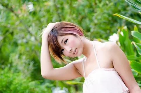 邻家女孩台大校园吴妮清纯写真素材美图