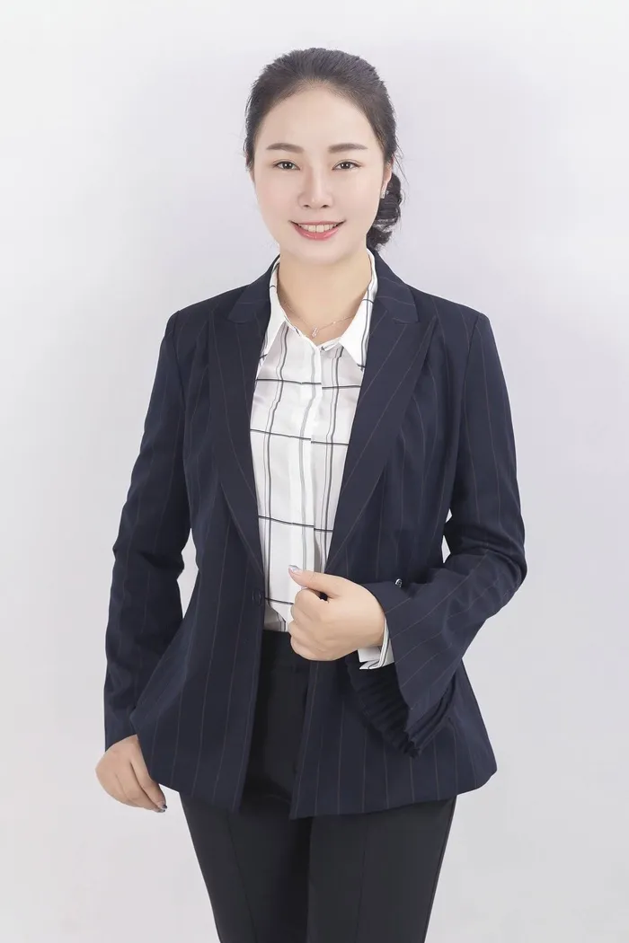 女性时尚黑色服装