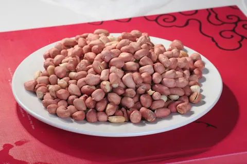 微波花生米 8元