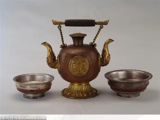 传统工艺-茶壶和盘子