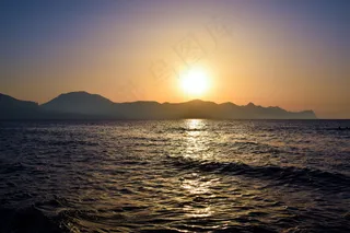 黄昏金色海面图片