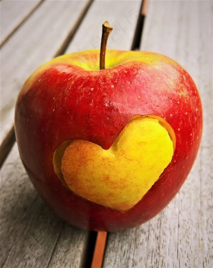 一个诱人的苹果摄影图片