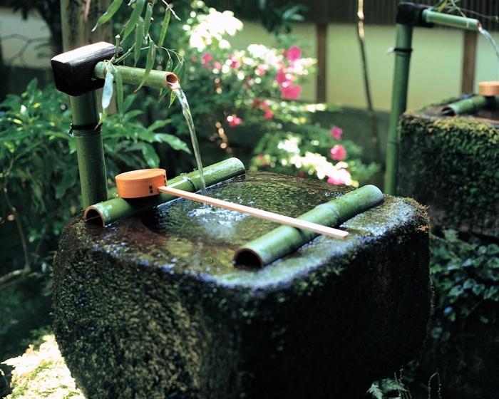 唯美日本水池风景图片