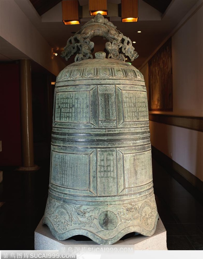 传统工艺-刻满经文的钟