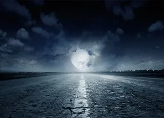 阴暗的乌云景色摄影图片