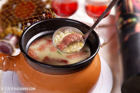 汤豆汤肥肠的美食图片