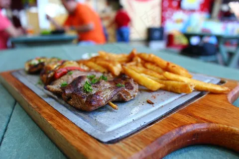 烤肉薯条图片 烤肉薯条图片