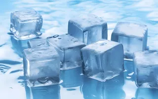 冰块水凉爽背景
