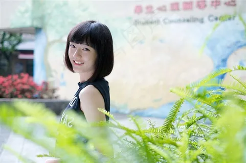 短发美女蔡谨卉大图 短发美女蔡谨卉大图