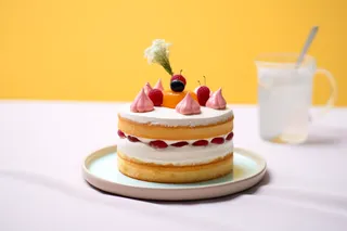 下午茶松塔水果蛋糕果汁摄影图