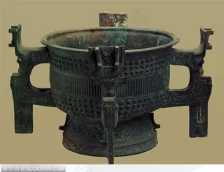 牛头耳的青铜酒杯